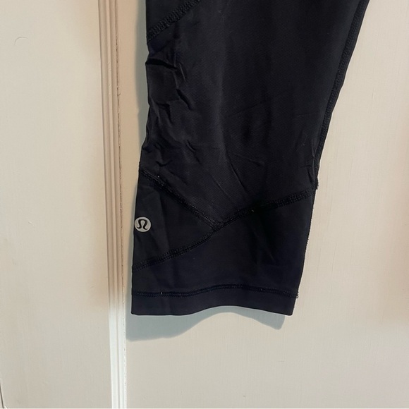 Lululemon Black Pace Rival Crops 22” Inseam Size 12 (Some wear, see photos) - Picture 7 of 12